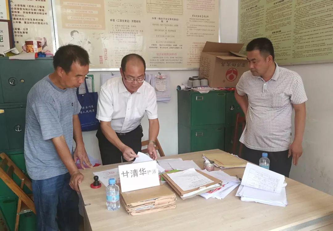 千猴相连攀月宫打一生肖,警惕虚假宣传落实,深度解答解释落实